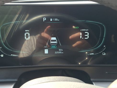 Used 2023 Kia Sportage EX AWD/4WD image 25