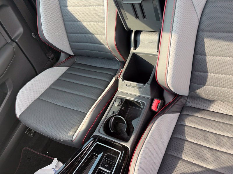 New 2026 Volkswagen GTI SE FWD image 35