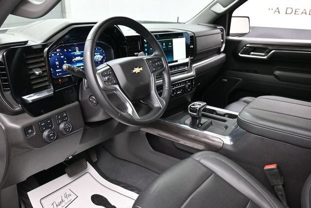 Used 2024 Chevrolet Silverado 1500 LTZ w/ LTZ Convenience Package II AWD/4WD image 14