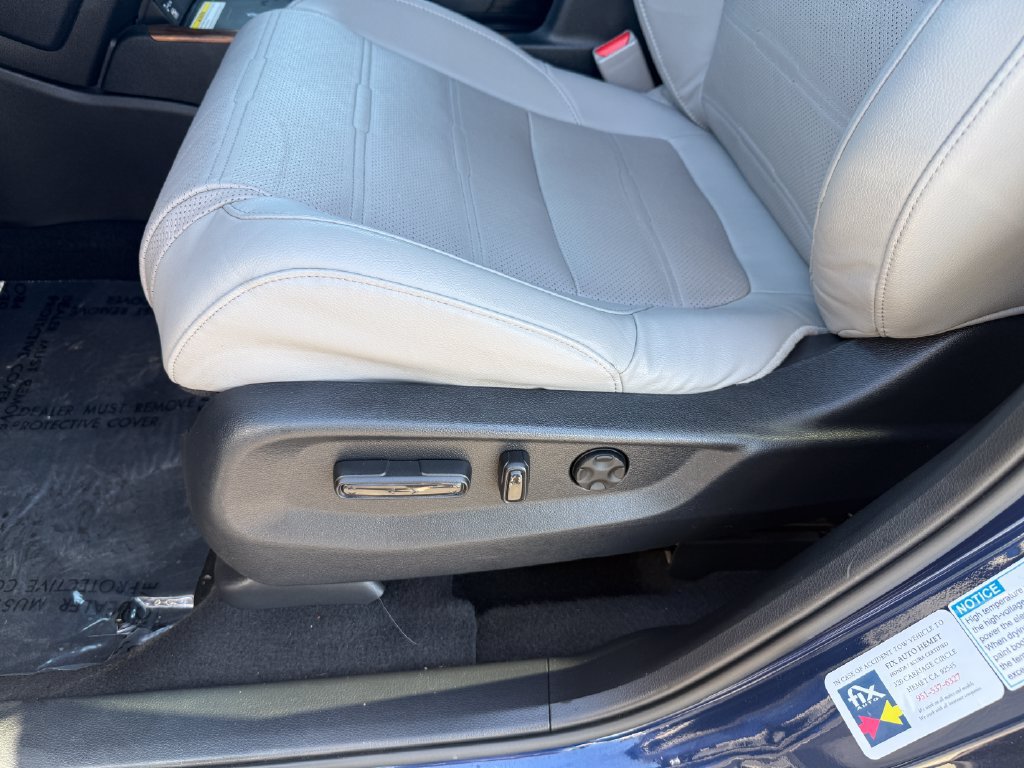 Used 2022 Honda CR-V Touring image 11