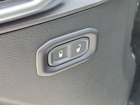 Used 2021 Jeep Wrangler Sport AWD/4WD image 26