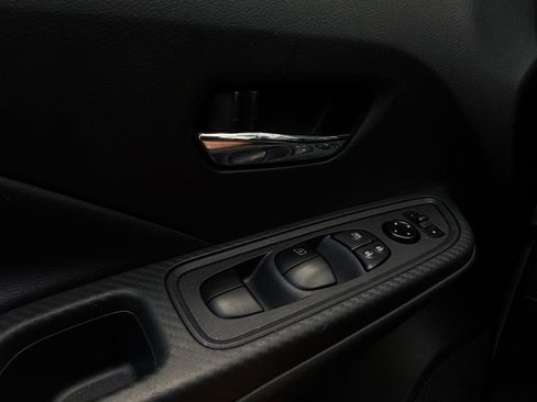 Used 2025 Nissan Versa SV FWD image 20