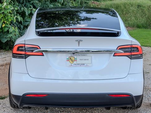 Used 2020 Tesla Model X Long Range AWD/4WD image 6