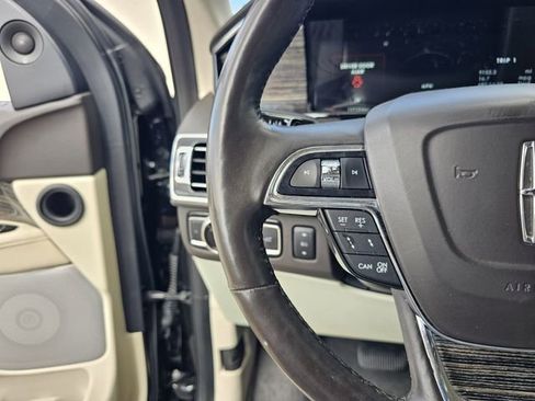 Used 2020 Lincoln Navigator Black Label w/ Cargo Convenience Package image 28