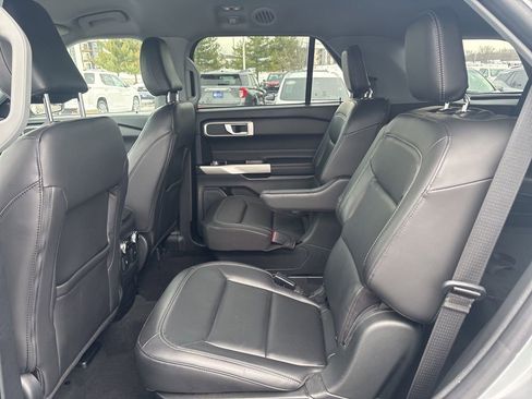 Used 2022 Ford Explorer XLT w/ Equipment Group 202A image 35