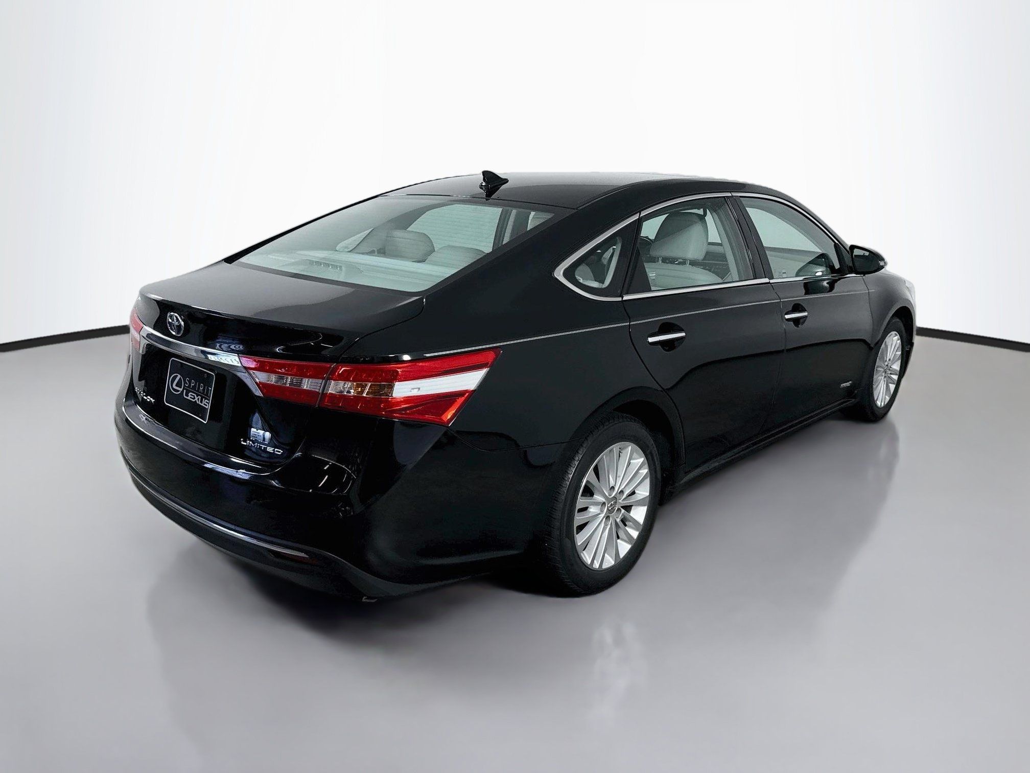 Used 2014 Toyota Avalon Limited w/ Technology Package FWD image 7