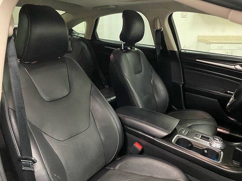 Used 2019 Ford Fusion Energi Titanium image 19