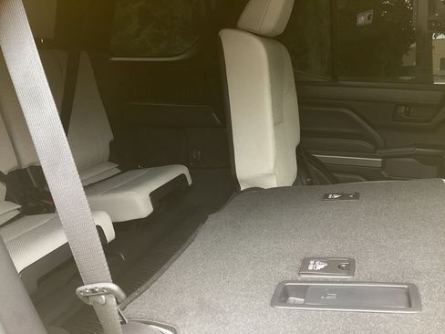Certified 2025 Toyota 4Runner SR5 AWD/4WD image 4