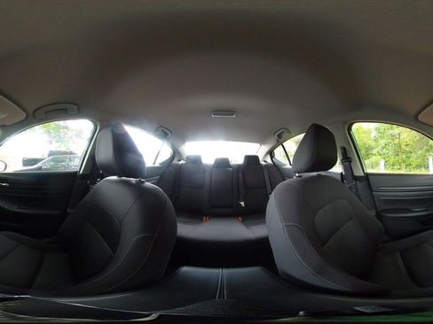 Used 2025 Nissan Altima 2.5 SV FWD image 42