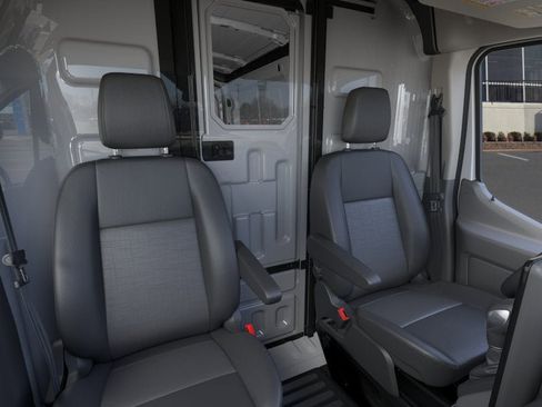 New 2026 Ford Transit 250 148 Medium Roof RWD image 31