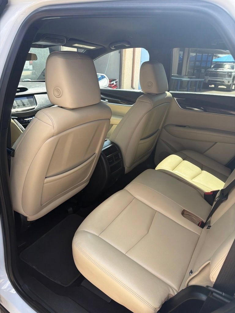 Used 2019 Cadillac XT5 FWD image 5