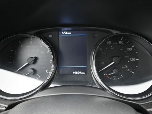 Used 2022 Nissan Rogue Sport S image 12