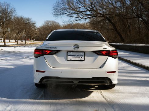 Used 2023 Nissan Sentra SR w/ SR Premium Package image 8
