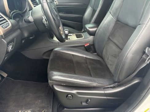 Used 2014 Jeep Grand Cherokee Altitude AWD/4WD image 11