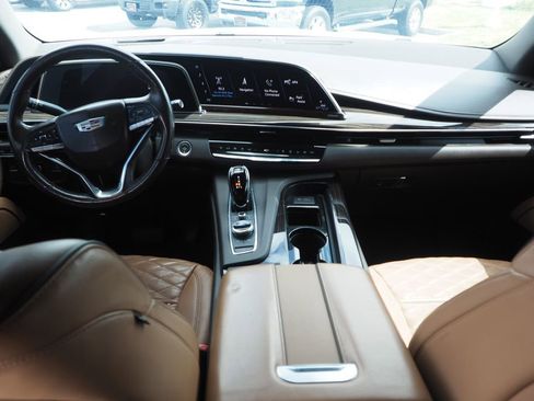 Used 2021 Cadillac Escalade ESV Sport w/ Driver Assist Tech Package AWD/4WD image 19