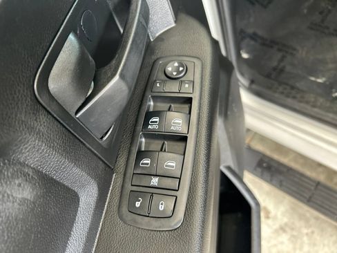 Used 2019 RAM 1500 Express RWD image 36
