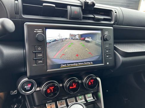 Used 2025 Toyota GR86 Premium RWD image 19