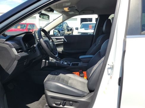 Used 2024 Mitsubishi Outlander SE FWD image 20