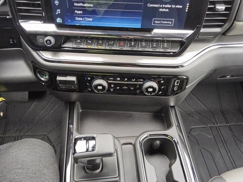 Used 2025 Chevrolet Silverado 1500 ZR2 w/ Technology Package image 9