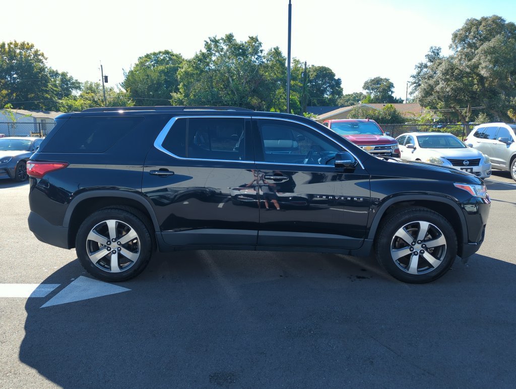 Used 2020 Chevrolet Traverse LT w/ LT Premium Package FWD image 8
