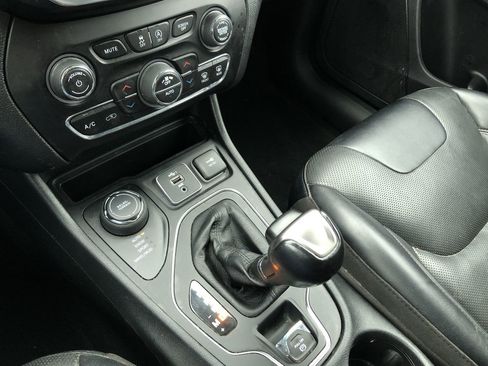 Used 2022 Jeep Cherokee Latitude Lux image 19