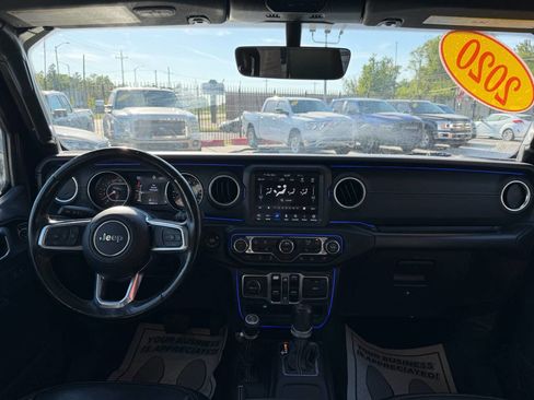 Used 2020 Jeep Wrangler Unlimited Sahara w/ Dual Top Group AWD/4WD image 30