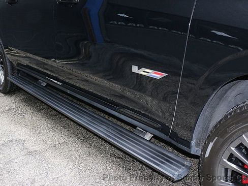 Used 2024 Cadillac Escalade ESV V AWD/4WD image 22