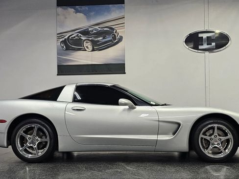 Used 2002 Chevrolet Corvette Coupe w/ Preferred Equipment Group2 image 23