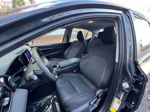 Used 2025 Toyota Camry LE image 32