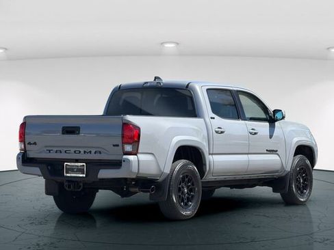 Used 2021 Toyota Tacoma SR5 AWD/4WD image 7