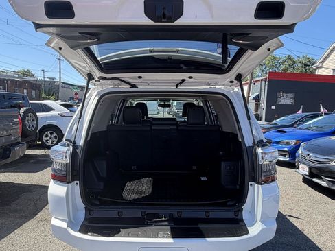 Used 2018 Toyota 4Runner SR5 Premium AWD/4WD image 15