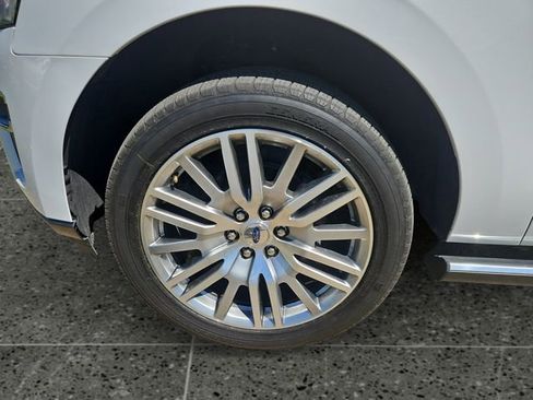 Used 2024 Ford Expedition Limited image 14