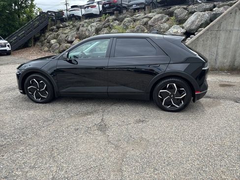 Used 2024 Hyundai Ioniq 5 SEL AWD/4WD image 2