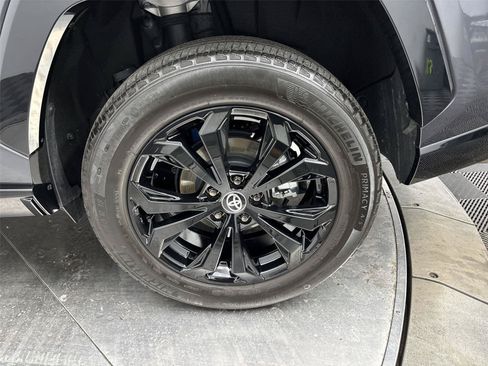 Used 2024 Toyota RAV4 XSE AWD/4WD image 27