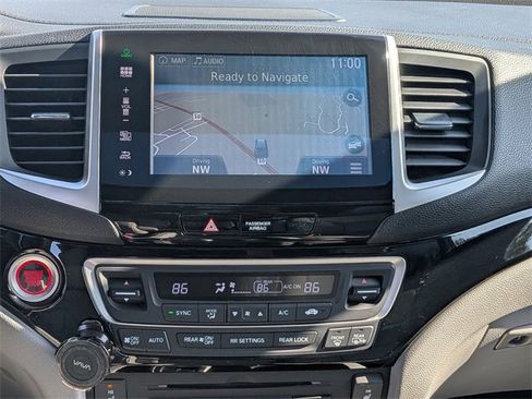 Used 2016 Honda Pilot Touring image 19