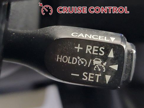 Used 2021 Toyota Prius XLE AWD/4WD image 19