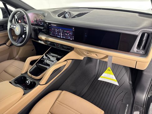 Used 2026 Porsche Cayenne S AWD/4WD image 31