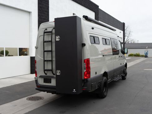 Used 2020 Mercedes-Benz Sprinter 3500 image 12