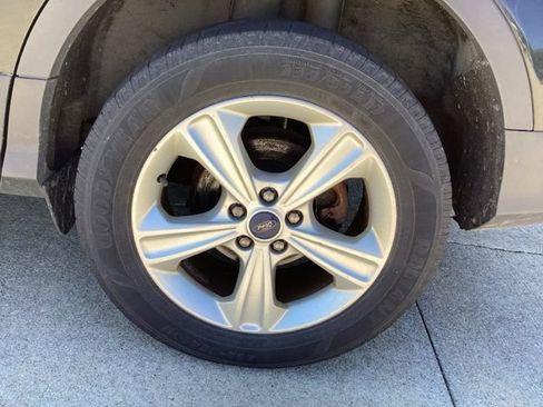 Used 2014 Ford Escape SE w/ Equipment Group 201A FWD image 5