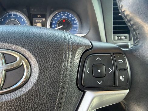 Used 2017 Toyota Sienna Limited AWD/4WD image 17