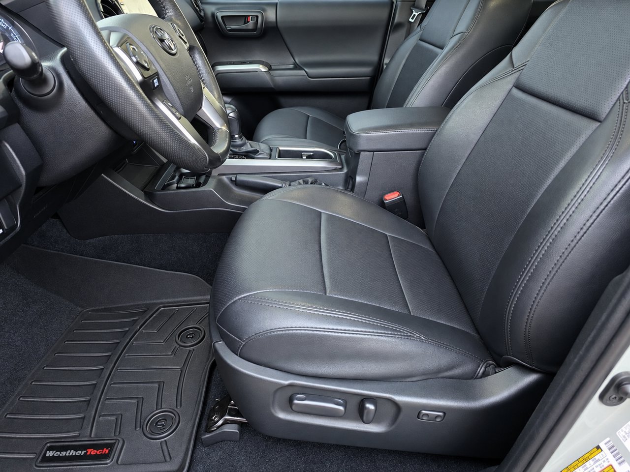 Used 2022 Toyota Tacoma TRD Off-Road w/ Technology Package AWD/4WD image 16