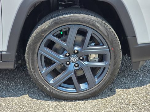 New 2026 Jeep Compass Latitude AWD/4WD image 14