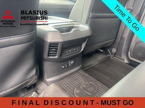 Used 2024 Toyota Tundra Platinum AWD/4WD image 37
