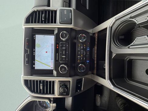 Used 2019 Ford F250 Lariat w/ Lariat Value Package AWD/4WD image 16