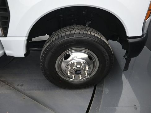 Used 2025 Ford F350 XL AWD/4WD image 29