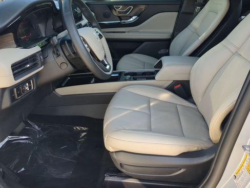New 2026 Lincoln Corsair Reserve FWD image 11