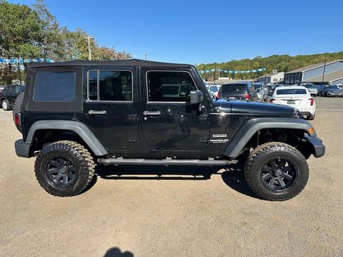 Used 2016 Jeep Wrangler Unlimited Sport w/ Connectivity Group image 4