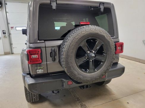 Used 2021 Jeep Wrangler Unlimited Sahara AWD/4WD image 7