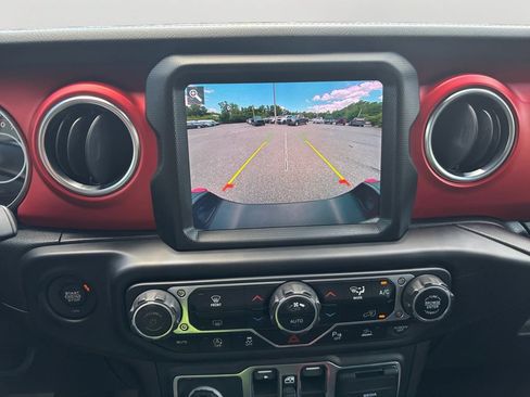 Used 2021 Jeep Gladiator Rubicon AWD/4WD image 26