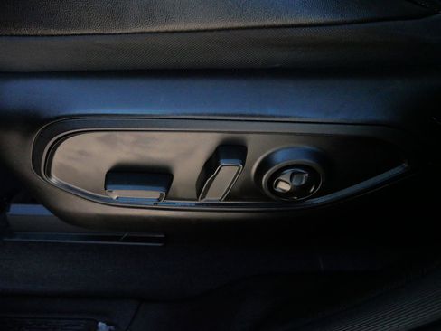 Used 2023 Jeep Grand Cherokee L Limited w/ Luxury Tech Group II image 20